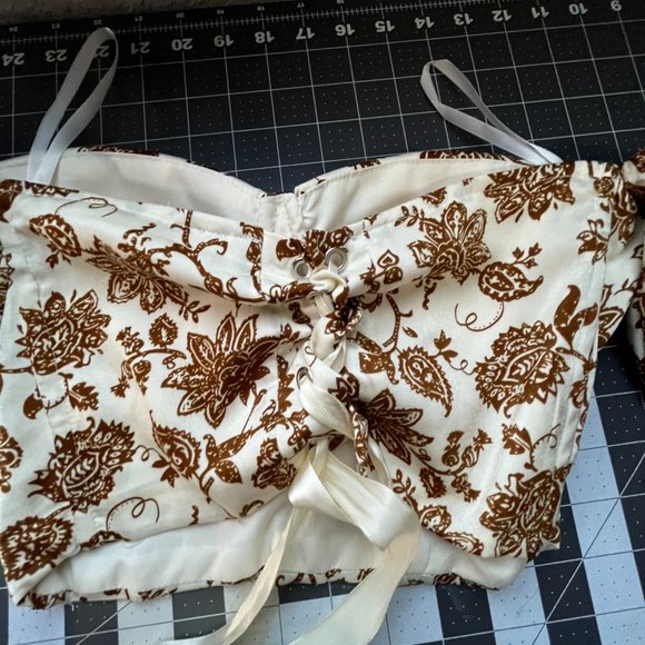 NWOT SHEIN Privé Floral Print Off Shoulder Flounce Sleeve Crop Top - Picture 4 of 6